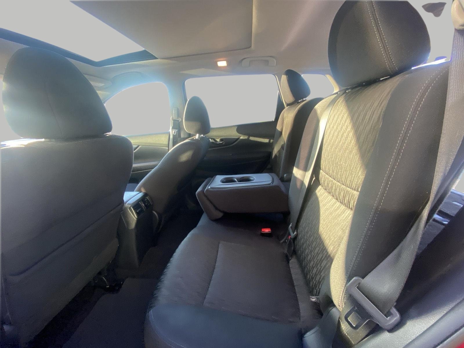 Used 2017 Nissan Rogue SV w/ Sun & Sound Touring Package AWD/4WD image 12