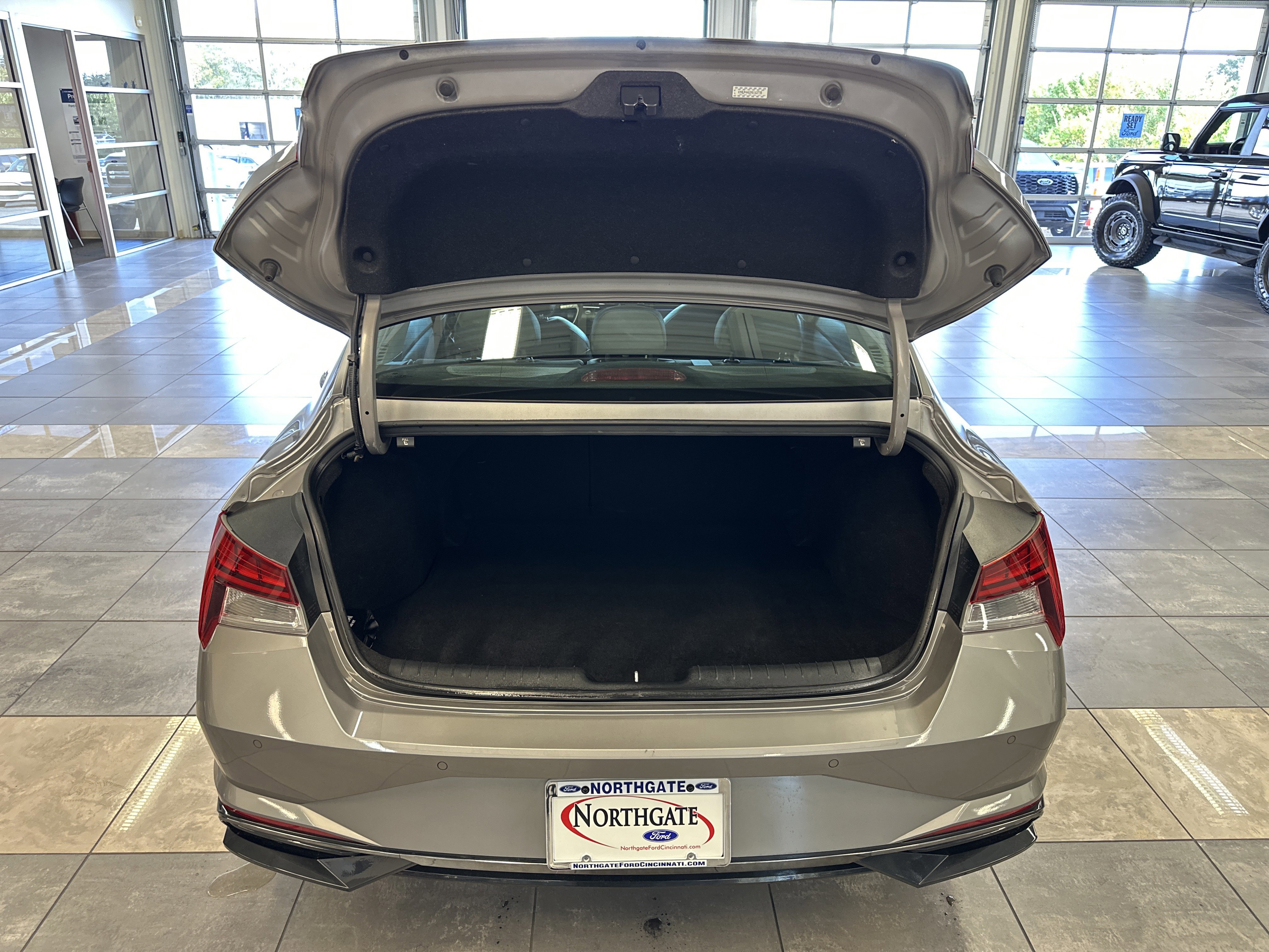 Used 2021 Hyundai Elantra Limited image 26