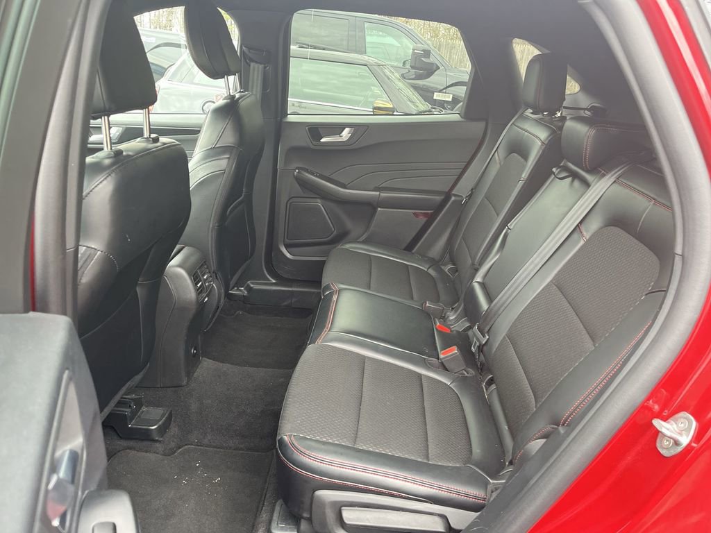 Certified 2025 Ford Escape ST-Line AWD/4WD image 4