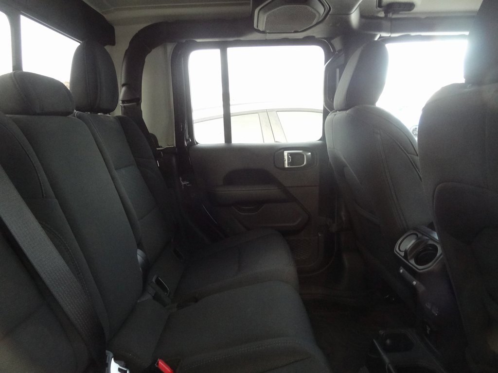 Used 2020 Jeep Gladiator Overland image 12