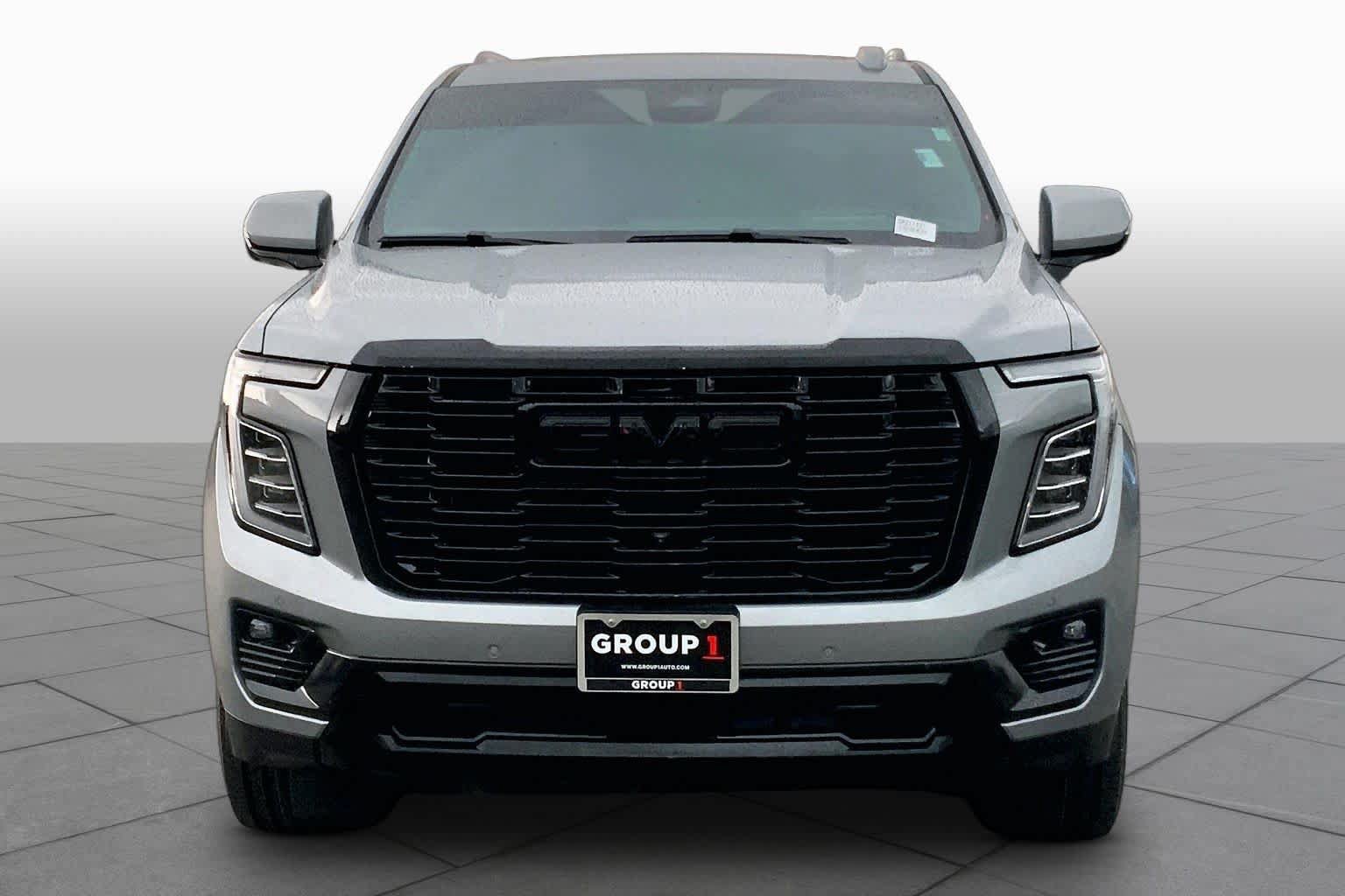 Used 2025 GMC Yukon Denali w/ Sun & Power Step Package AWD/4WD image 4