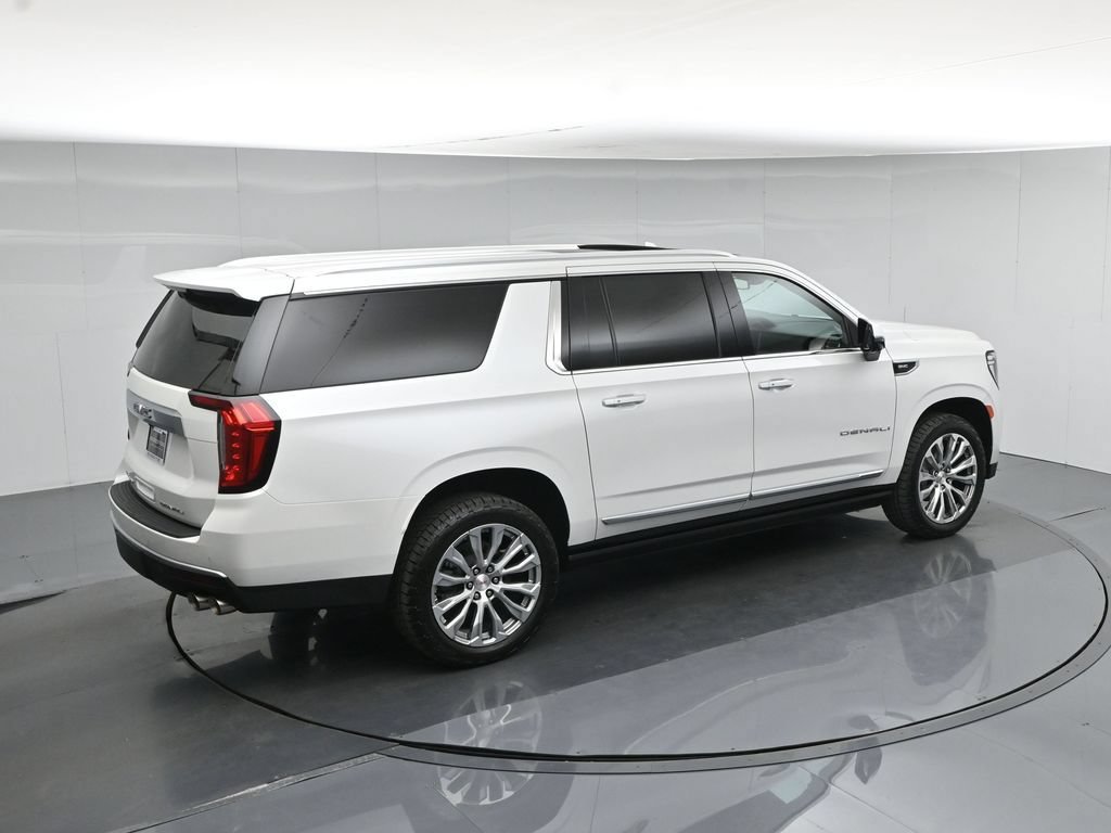 Used 2023 GMC Yukon XL Denali AWD/4WD image 42
