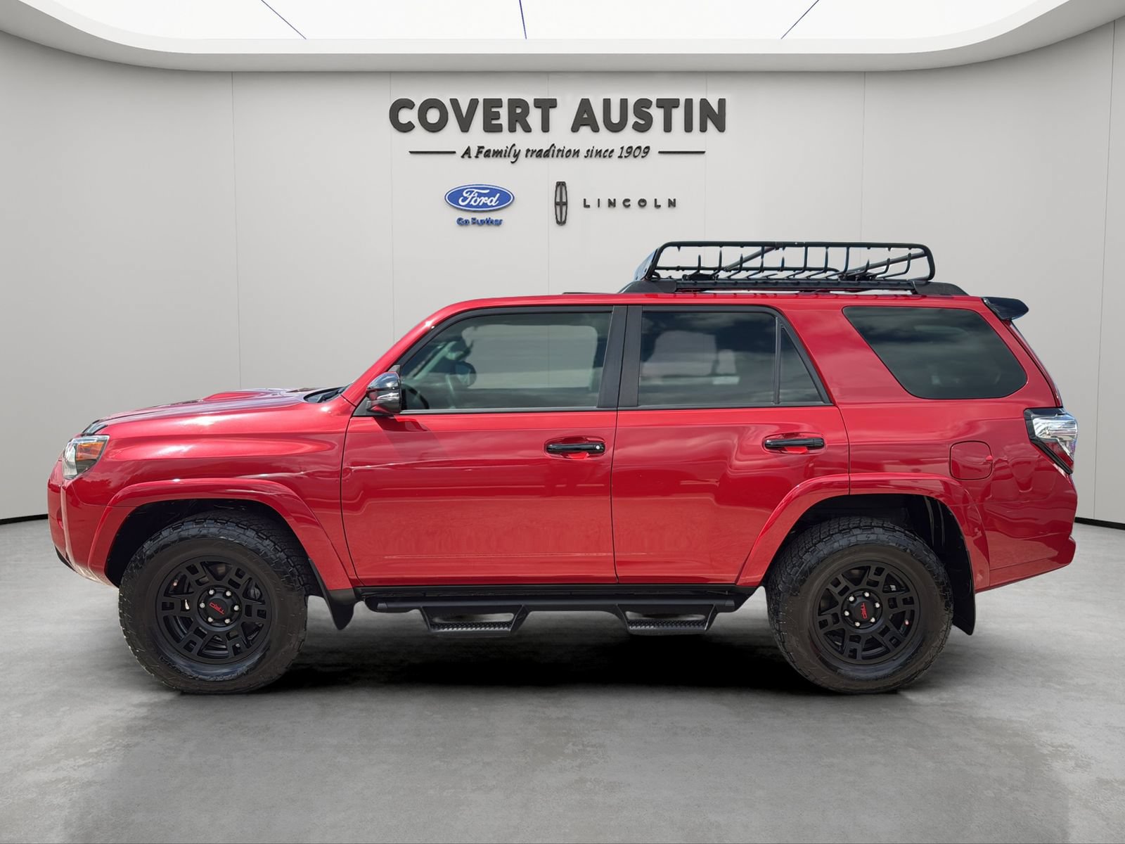 Used 2021 Toyota 4Runner Venture w/ Moonroof Package AWD/4WD image 2