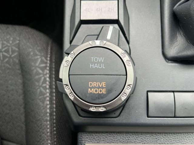 Used 2025 Toyota 4Runner SR5 AWD/4WD image 15