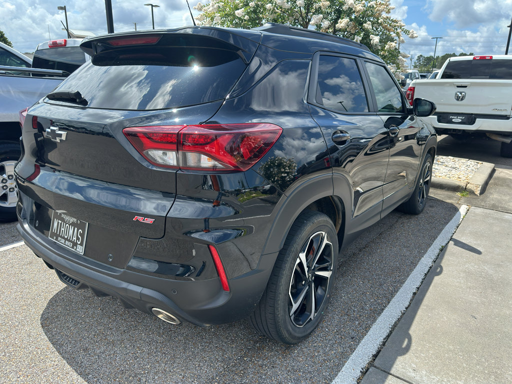 Used 2022 Chevrolet TrailBlazer RS w/ Convenience Package FWD image 3