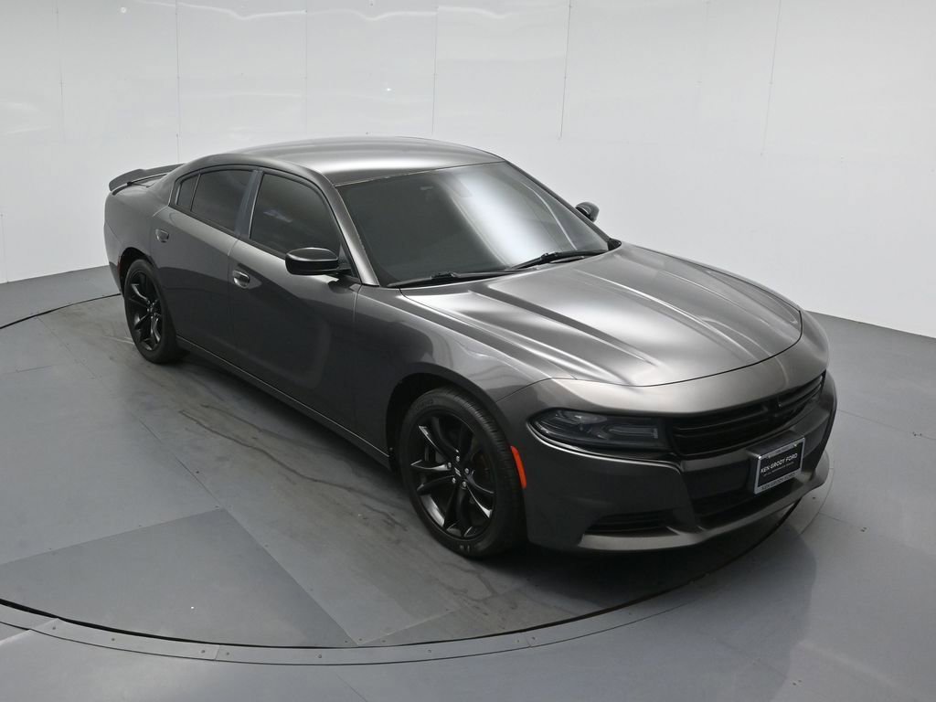 Used 2017 Dodge Charger SE w/ Blacktop Package RWD image 37