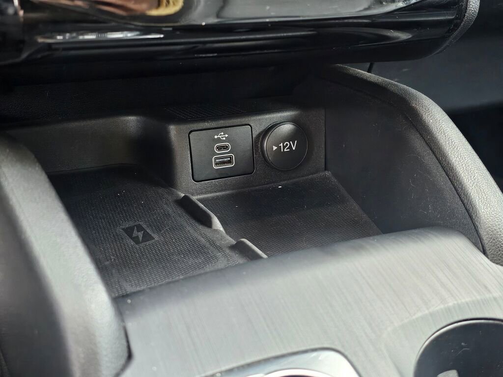Certified 2025 Ford Escape Platinum AWD/4WD image 27