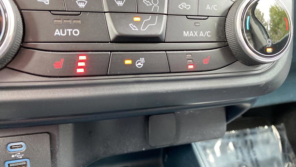 Certified 2024 Ford Maverick XLT w/ XLT Luxury Package image 12