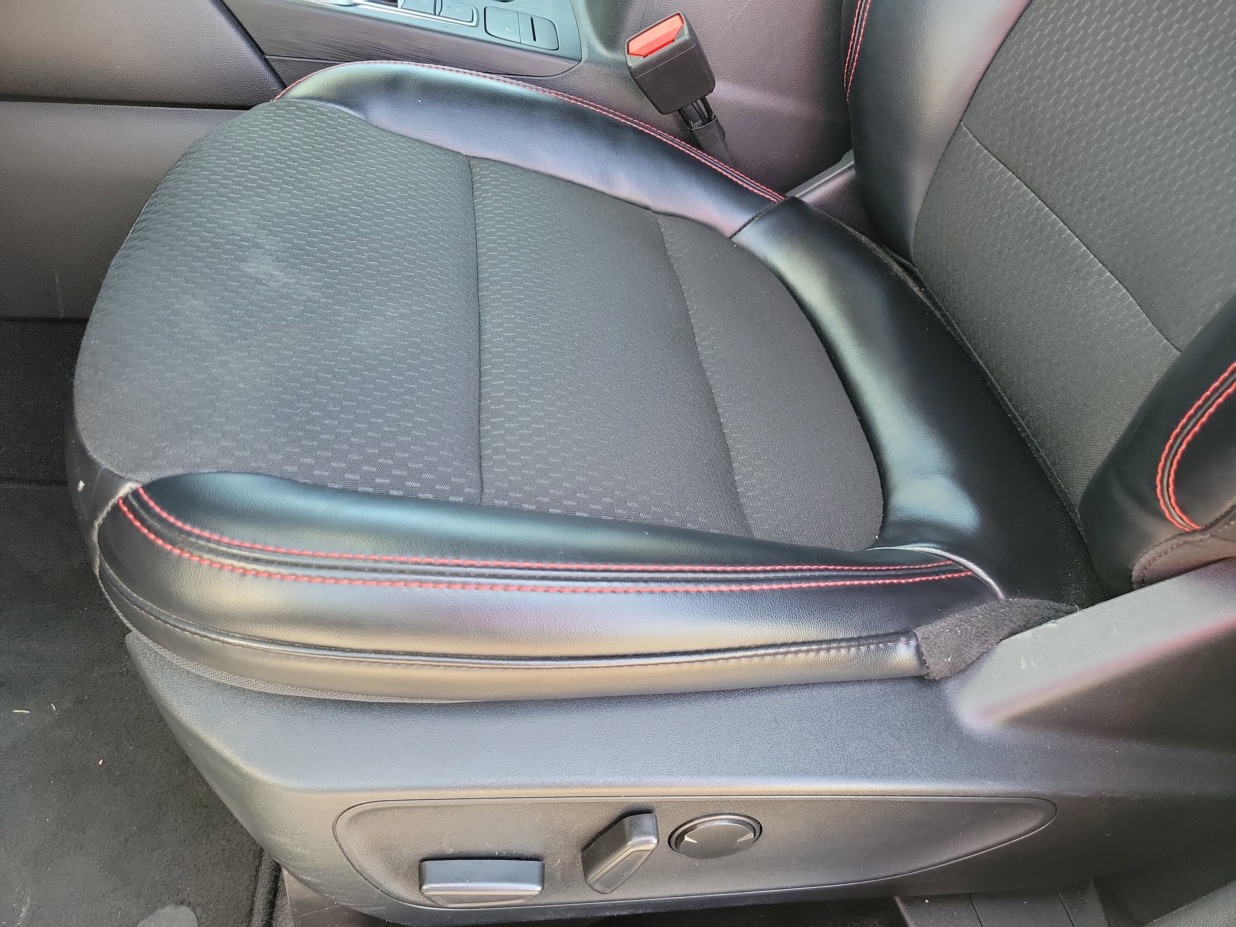 Certified 2024 Ford Escape ST-Line image 15