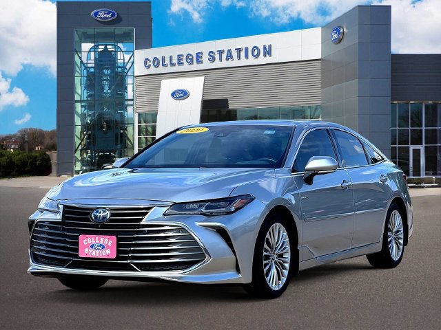 Used 2020 Toyota Avalon Limited w/ Advanced Safety Package FWD image 2