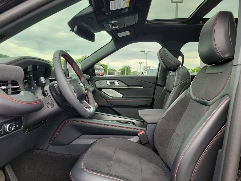 Certified 2025 Ford Explorer ST AWD/4WD image 18