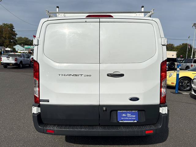 Certified 2018 Ford Transit 250 130 Low Roof w/ Exterior Upgrade Package RWD image 18