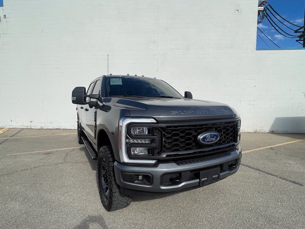 Certified 2025 Ford F250 XL w/ STX Appearance Package AWD/4WD image 9