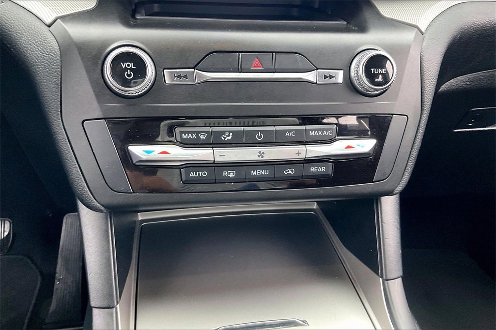 Certified 2020 Ford Explorer XLT image 33