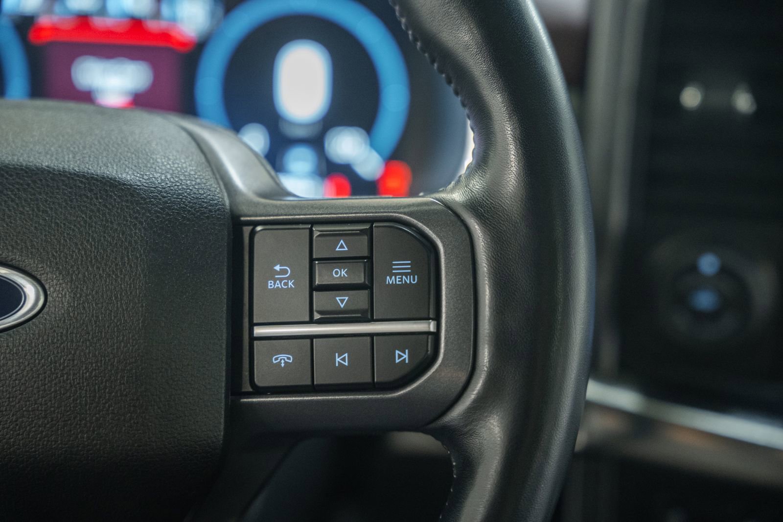 Certified 2023 Ford F150 Lariat w/ Equipment Group 502A High image 38