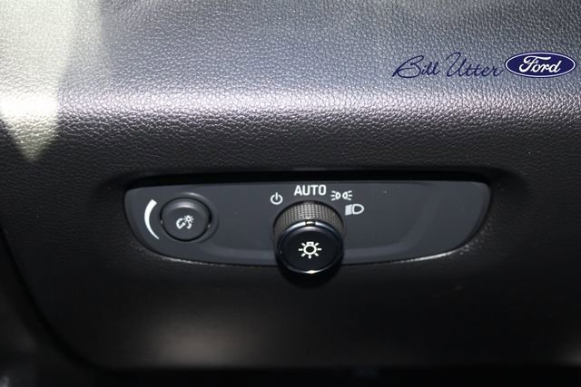 Used 2022 Chevrolet Traverse LT w/ LT Premium Package image 21