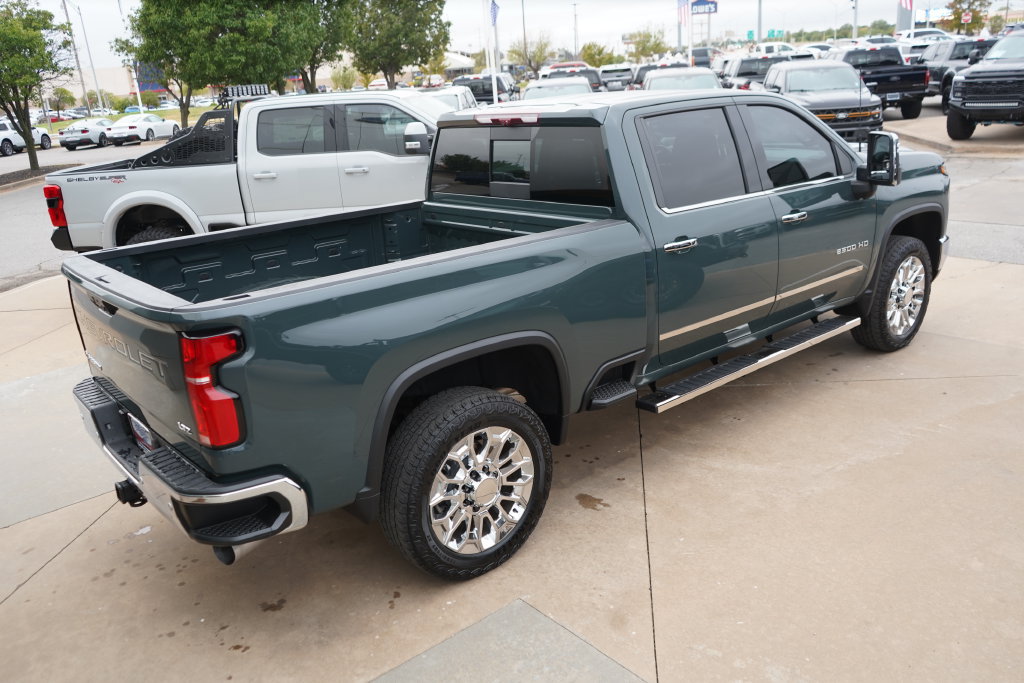 Used 2026 Chevrolet Silverado 2500 LTZ w/ LTZ Premium Package AWD/4WD image 19