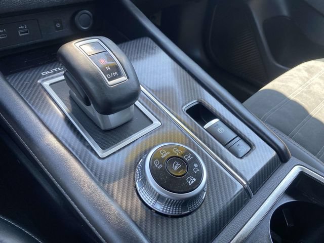 Used 2022 Mitsubishi Outlander SE AWD/4WD image 28