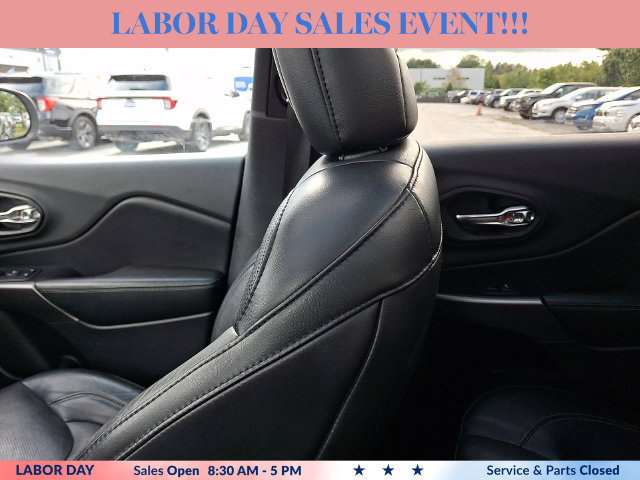 Used 2019 Jeep Cherokee Limited AWD/4WD image 17
