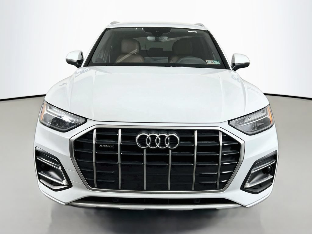 Used 2021 Audi Q5 2.0T Premium w/ Convenience Package AWD/4WD image 2