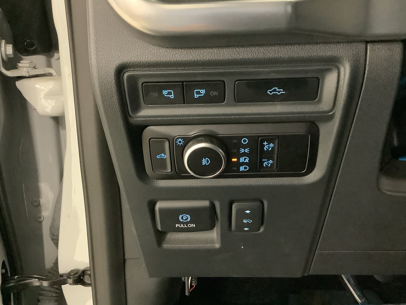 Certified 2023 Ford F150 Lariat w/ Max Trailer Tow Package AWD/4WD image 19