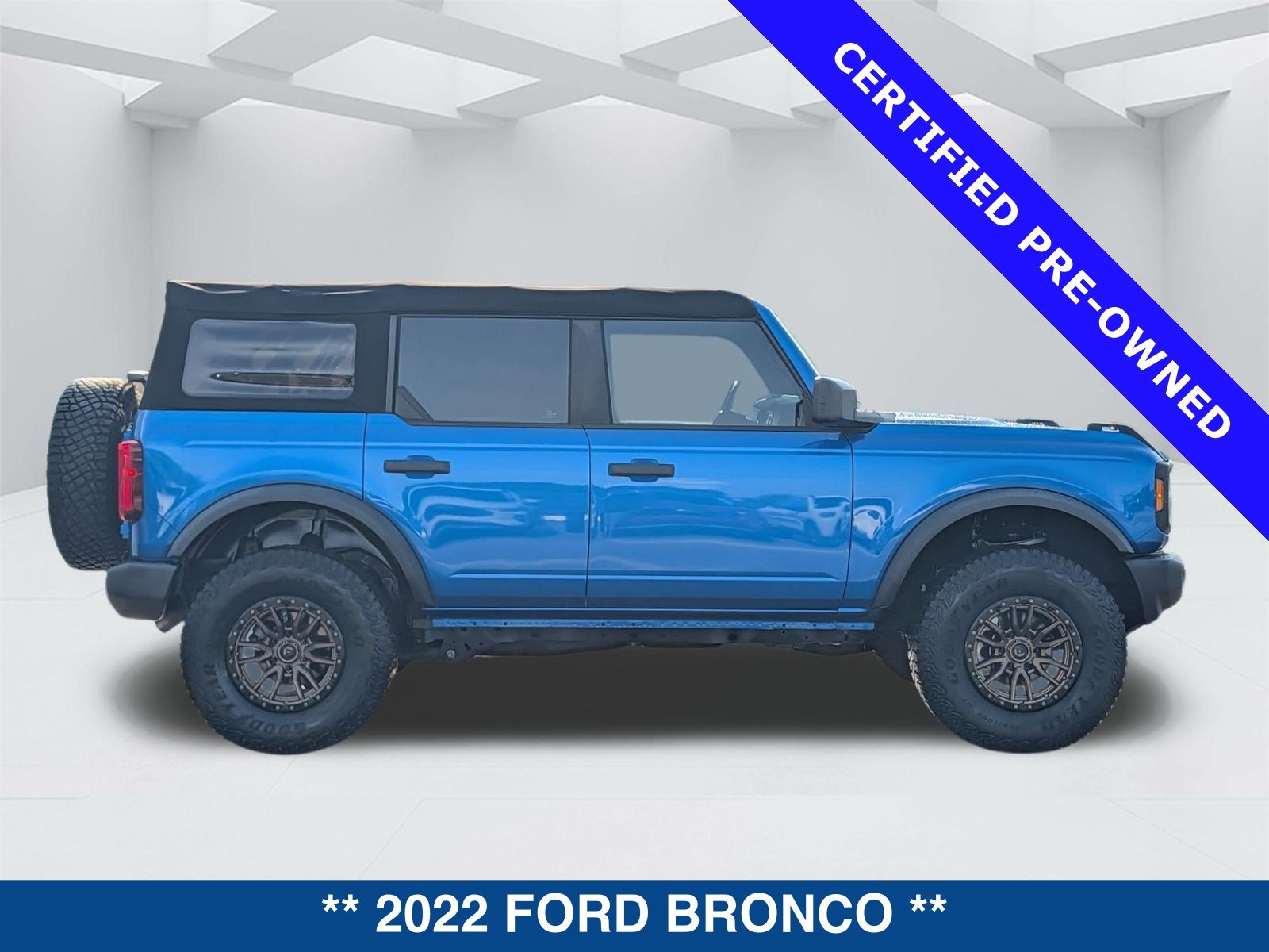 Certified 2022 Ford Bronco 4-Door AWD/4WD image 4