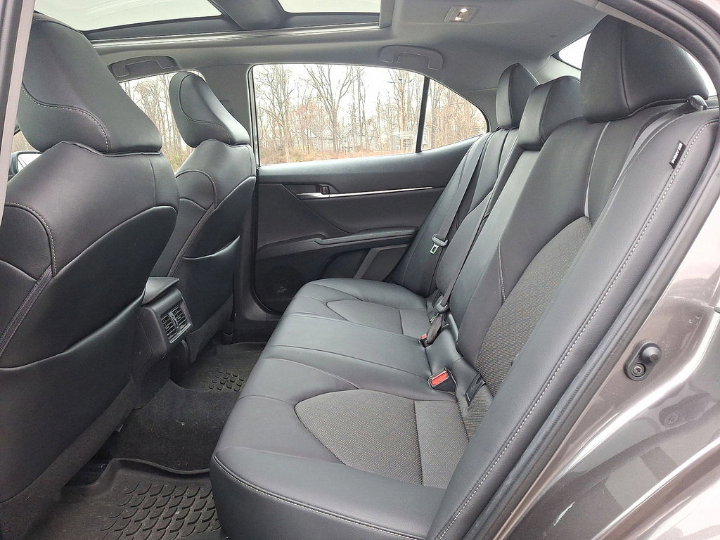 Used 2021 Toyota Camry XSE image 31