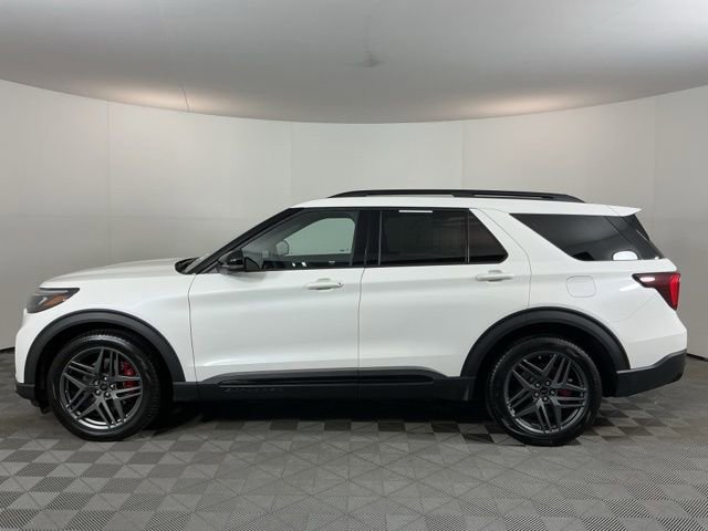 Certified 2025 Ford Explorer ST AWD/4WD image 8