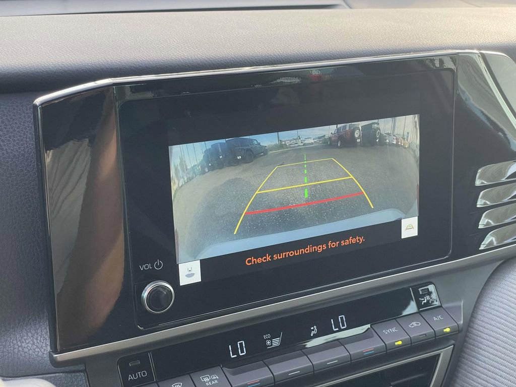 Used 2025 Toyota Camry SE image 17