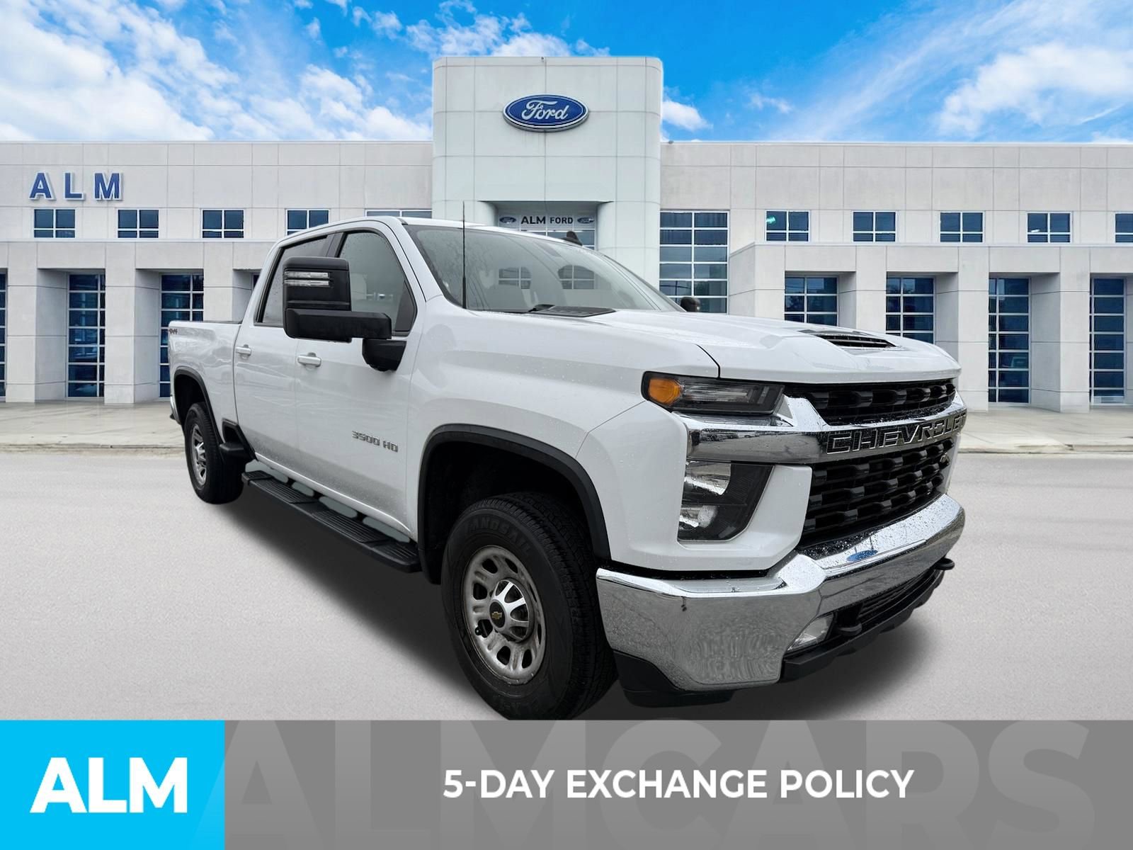 Used 2022 Chevrolet Silverado 3500 LT w/ Convenience Package AWD/4WD image 3