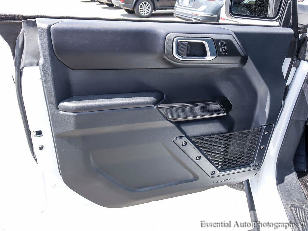 Certified 2025 Ford Bronco Badlands AWD/4WD image 21