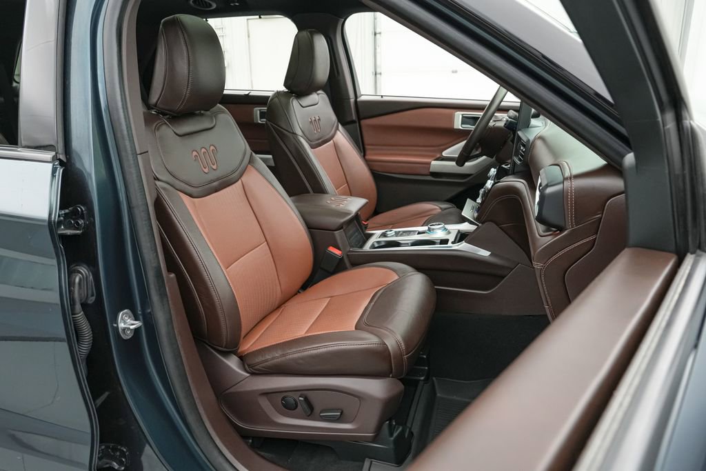 Certified 2023 Ford Explorer King Ranch w/ Technology Package AWD/4WD image 28