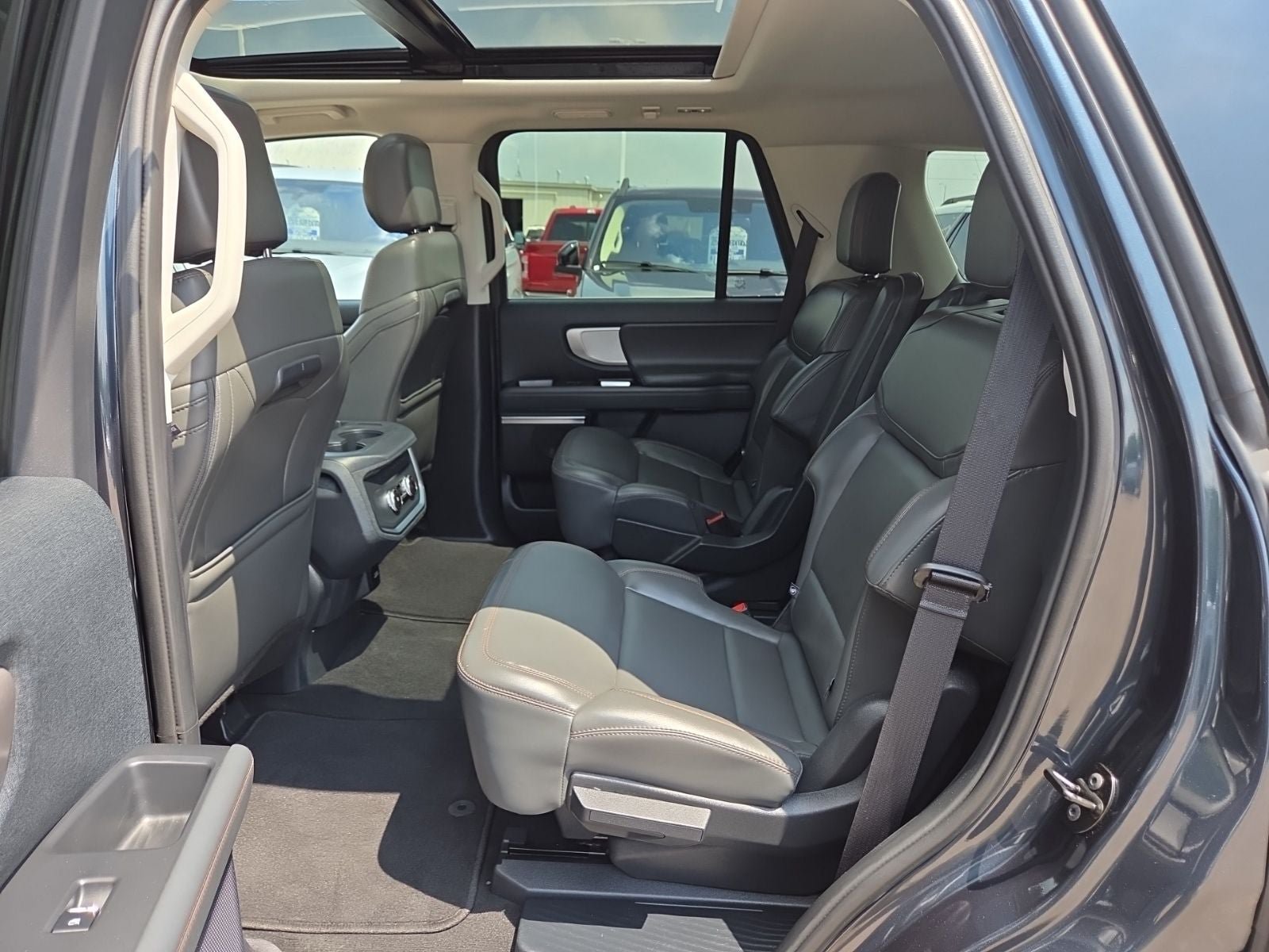 Certified 2025 Ford Expedition Active AWD/4WD image 44