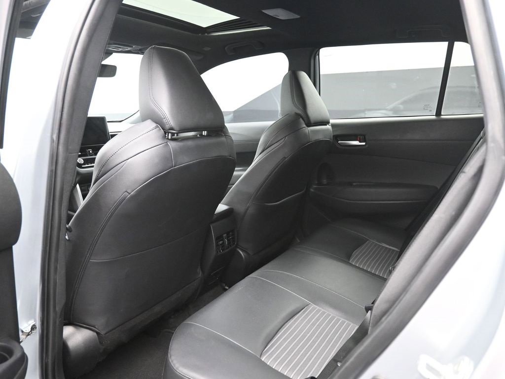 Used 2023 Toyota Corolla Cross XSE w/ Convenience Package image 25