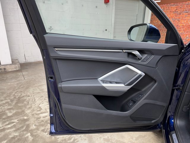 Used 2024 Audi Q3 2.0T Premium image 11