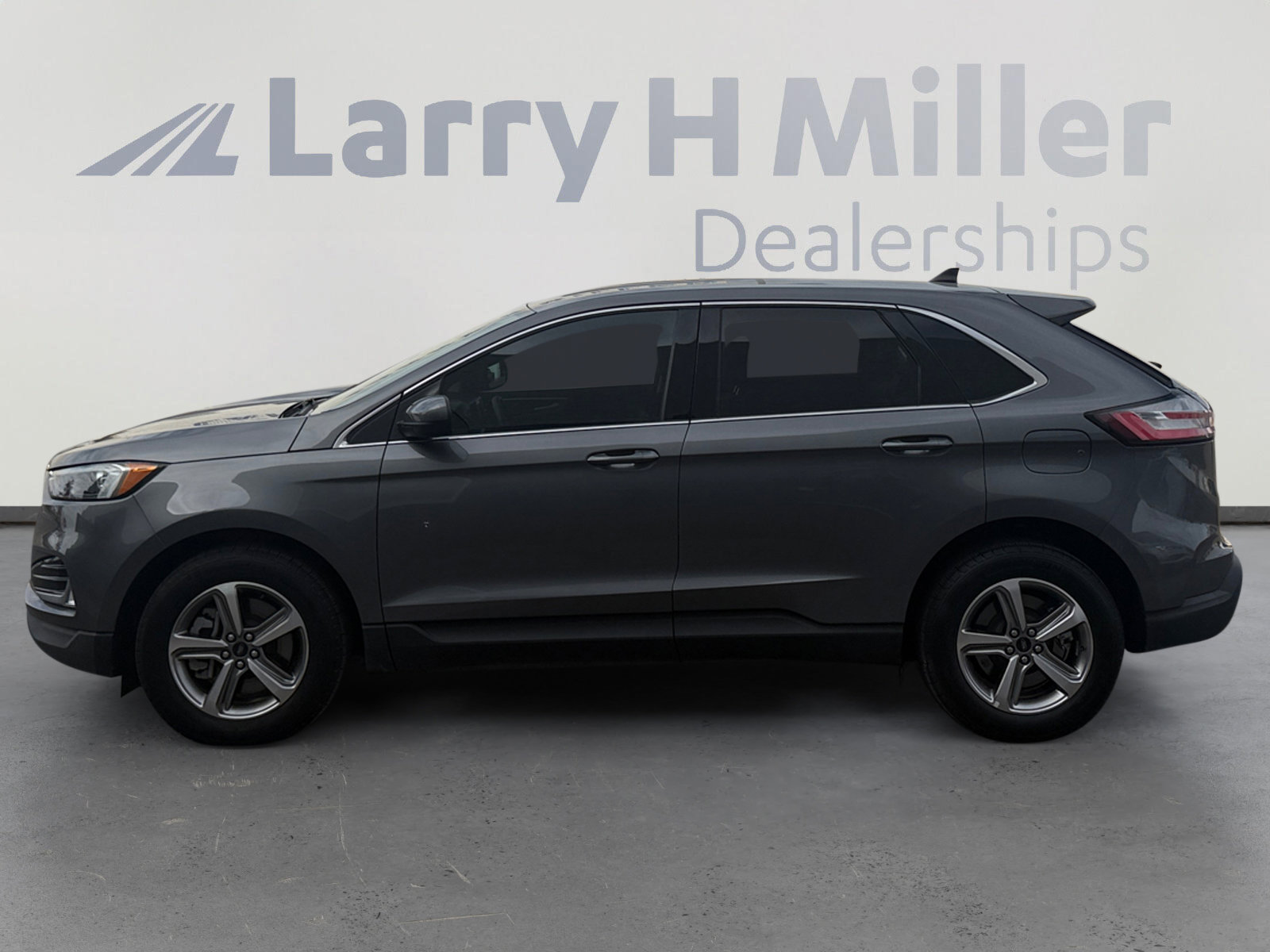 Certified 2024 Ford Edge SEL w/ Convenience Package image 2