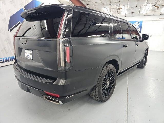Used 2023 Cadillac Escalade ESV Premium Luxury Platinum AWD/4WD image 6