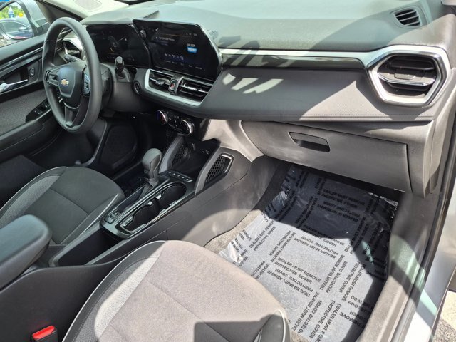 Used 2025 Chevrolet TrailBlazer LT AWD/4WD image 27