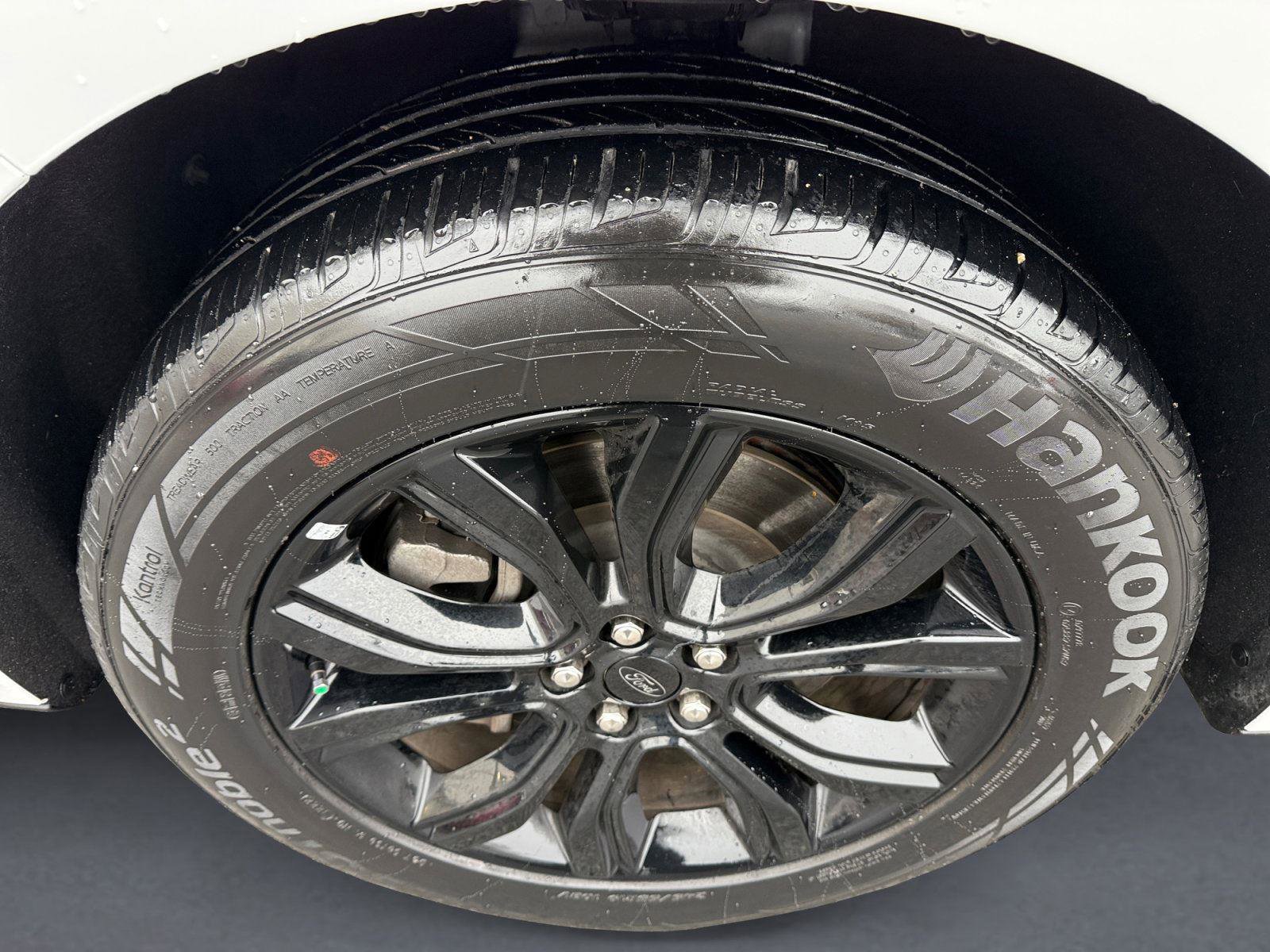 Certified 2022 Ford Edge SE w/ Black Appearance Package image 9