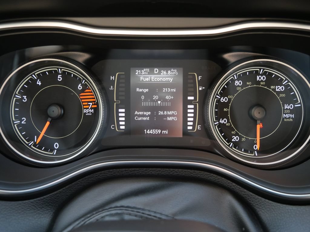 Used 2020 Jeep Cherokee Latitude w/ Safety Group AWD/4WD image 27