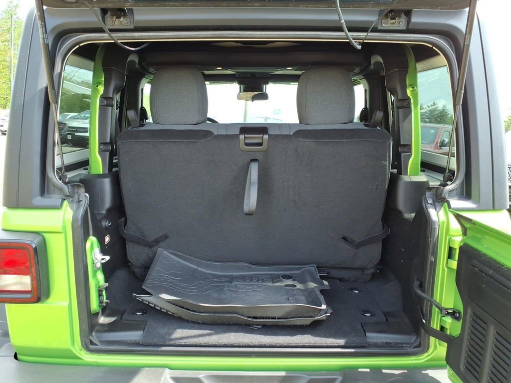 Used 2025 Jeep Wrangler Sport AWD/4WD image 14