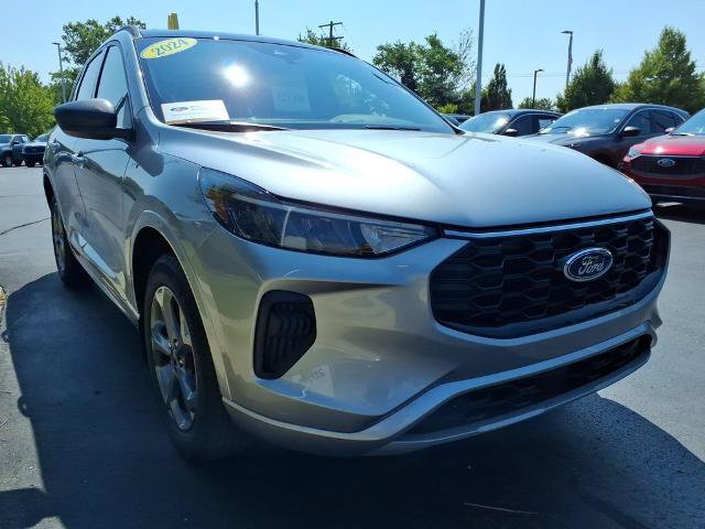 Certified 2024 Ford Escape ST-Line w/ Tech Pack #1 AWD/4WD image 3