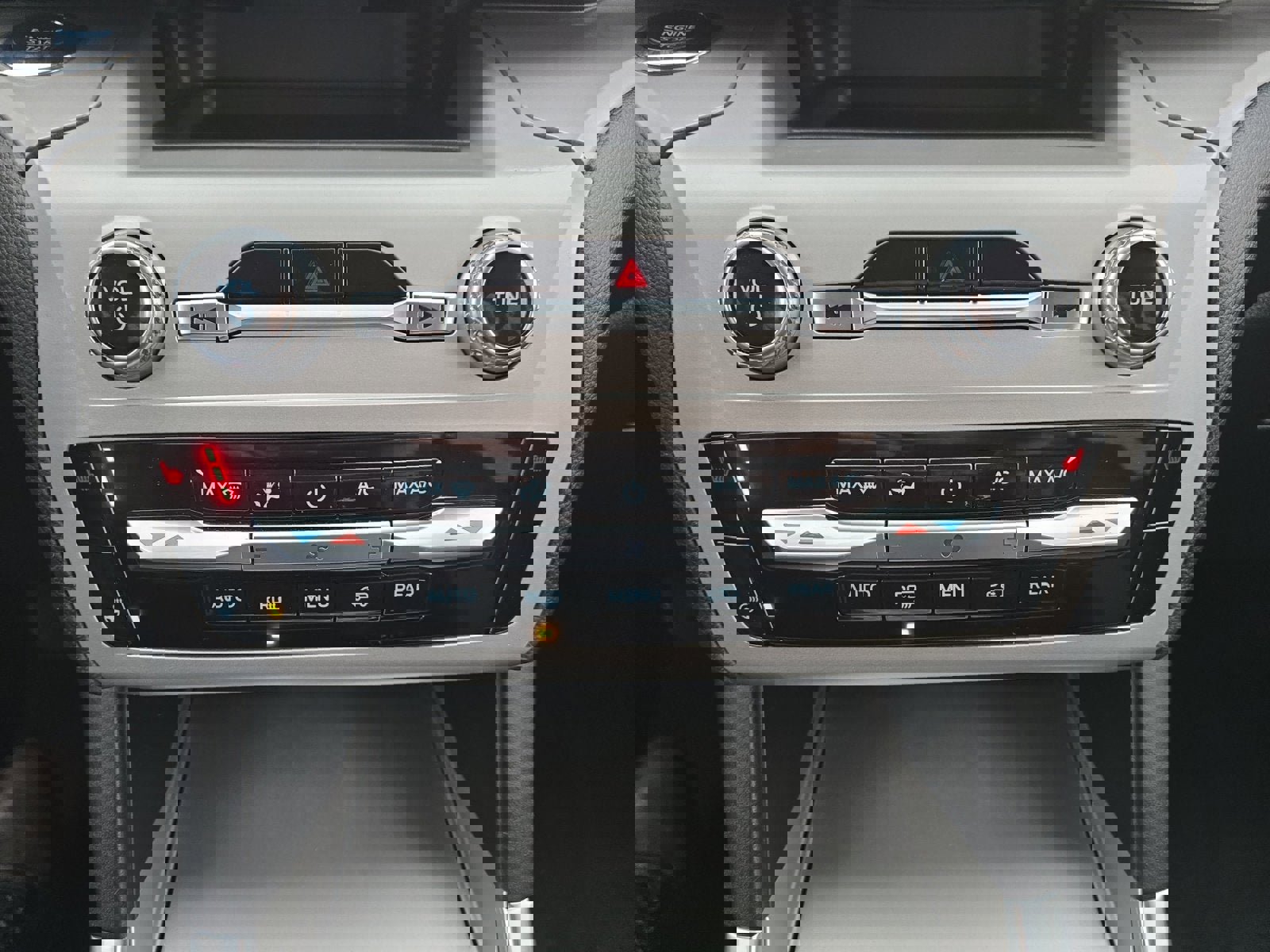 Certified 2022 Ford Explorer XLT w/ Equipment Group 202A image 20