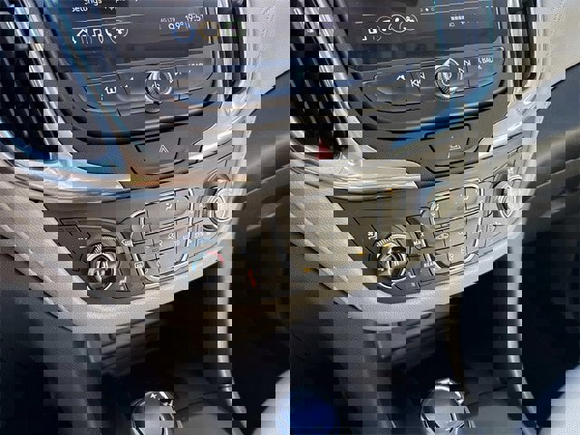 Used 2020 Chevrolet Equinox Premier image 33