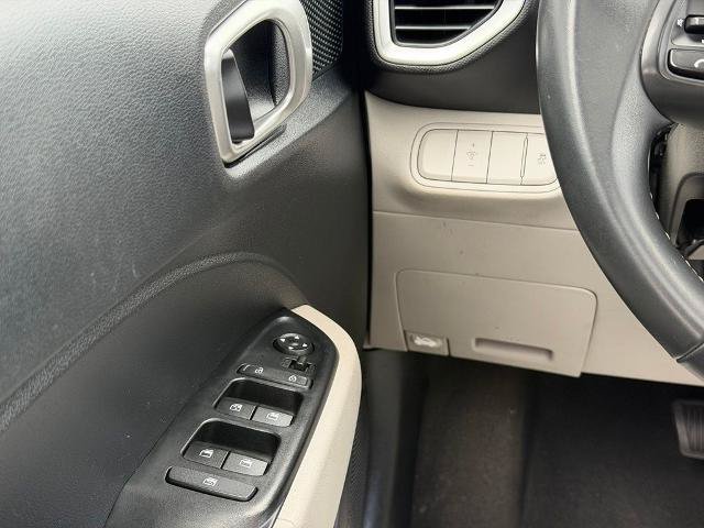 Used 2026 Hyundai Venue SEL FWD image 19