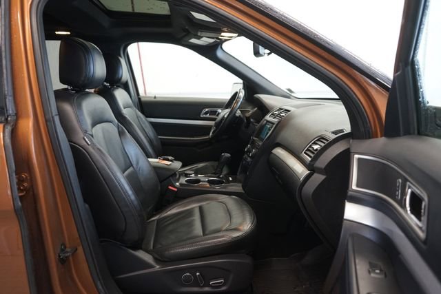 Certified 2017 Ford Explorer XLT w/ Equipment Group 202A image 31