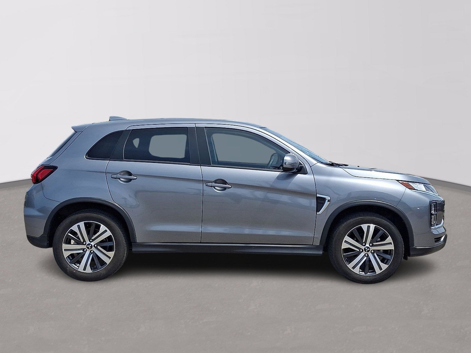 Used 2025 Mitsubishi Outlander Sport SE AWD/4WD image 7