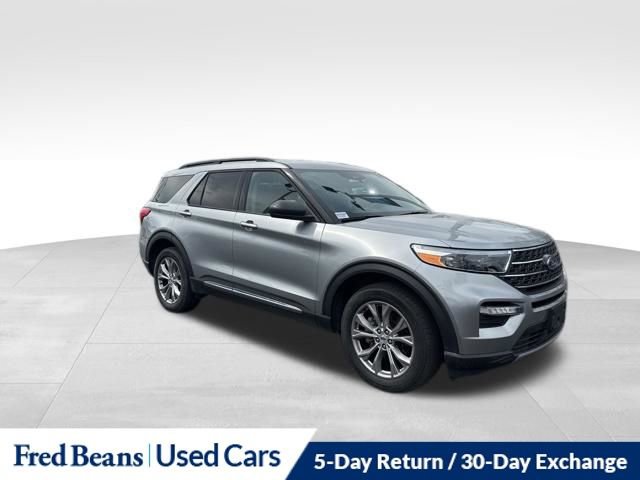 Certified 2023 Ford Explorer XLT w/ Equipment Group 202A AWD/4WD image 1