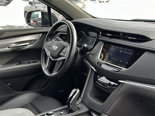 Used 2023 Cadillac XT5 Luxury image 32