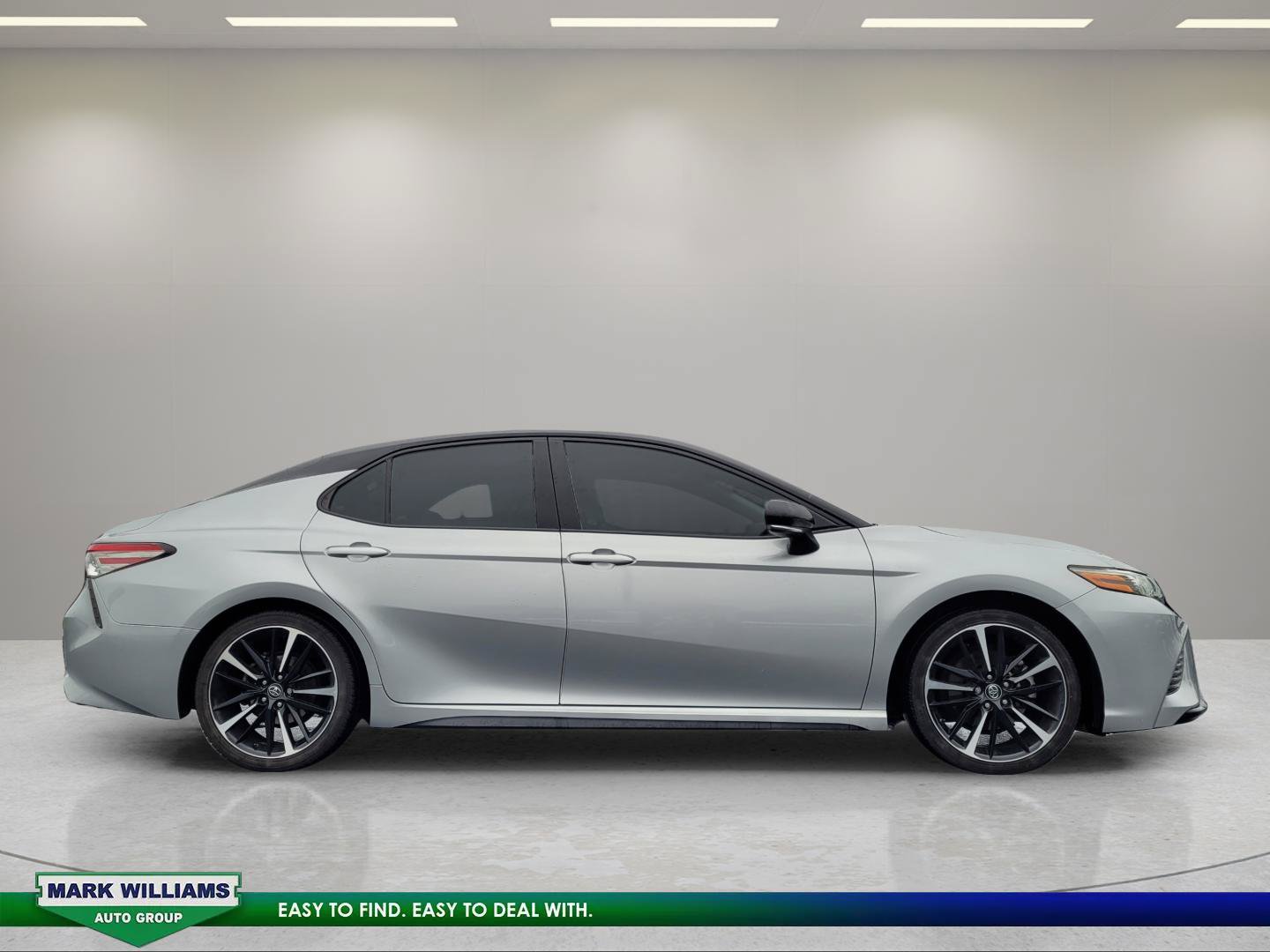 Used 2019 Toyota Camry XSE FWD image 2